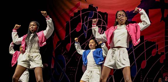 group of kids drawing